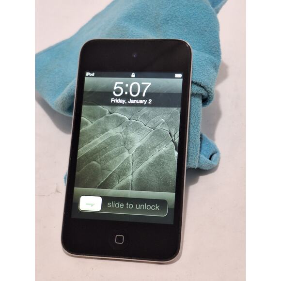 Apple iPod Touch 4th Gen 32GB A1367 Black Tested Works Great- Mint Screen! - Picture 3 of 10